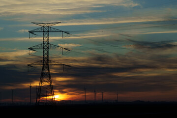 Widoki na zachodzące niebo na drodze A4  © rob