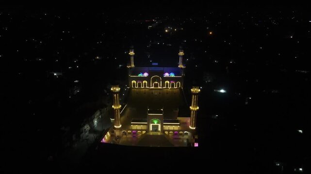 Islamic Mosque Glowing at Night
Drone Shot During the Holy Month of Ramadan - 4K Drone Shot - Top Down