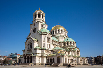 Fototapeta premium Majestic Alexander Nevsky Cathedral Under Clear Blue Sky, Sofia, Bulgaria
