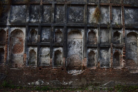 Kirtipasha Zamindar Bari &ndash; Historic Zamindar Palace of Jhalokati, Bangladesh. Kirtipasha Zamindar Bari is a historic mansion located in Kirtipasha village of Jhalokati district in southern Bangladesh.
