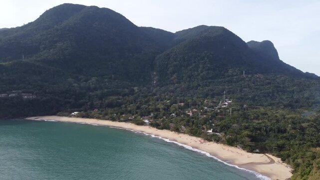 Toque-Toque Grande Beach in S&atilde;o Sebasti&atilde;o, north coast, a paradisiacal beach amidst the mountains.