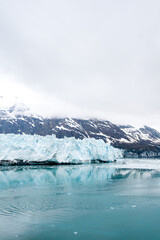 Obraz premium The Margerie Glacier under fog in Glacier Bay National Park, Alaska