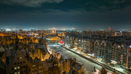 Obraz premium Gdańsk at night from a drone. Winter 2026.