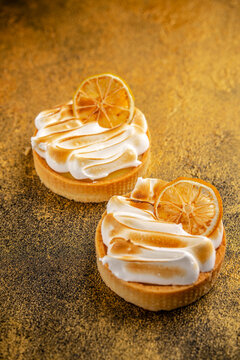 Lemon tarts with toasted meringue topping