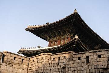 Obraz premium The ancient city gate building in Dongdaemun, Seoul, South Korea