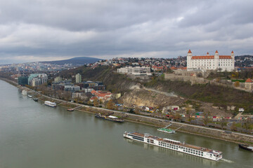 Obraz premium View fro bridge SNP to Bratislava castle - the famous touristic place in the capital of Slovakia 