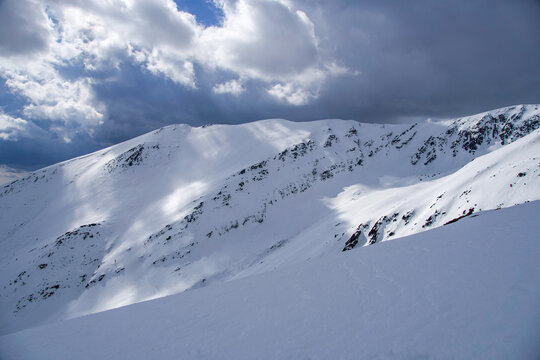 view from Leapezi Ridge to Podeanu Ridge, Fagaras Mountains, Romania 
