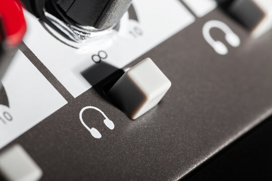 recording mixer pre-fade listen switch