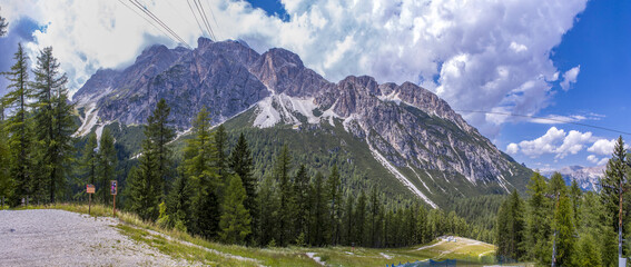 Profilo di montagne nei dintorni di cortina d'Ampezzo