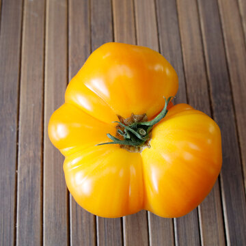 tomate charnue