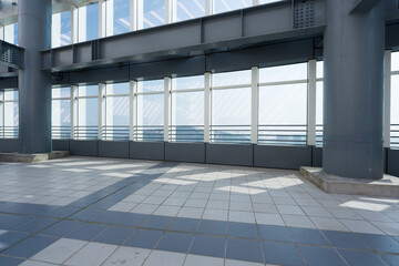 Obraz premium Modern indoor corridor with steel structure and glass curtain wall architecture