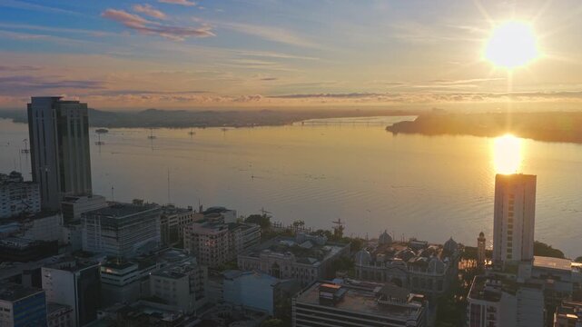 Amanecer en Guayaquil