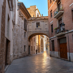Obraz premium Arco Barchilla on the street of the same name in the historic center of the city of Valencia, Spain.