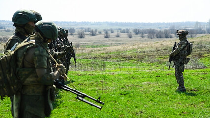 Obraz premium Modern Russian soldiers during training at the training ground