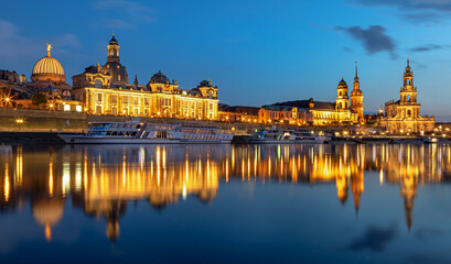 Fototapeta premium Historic Dresden city skyline with baroque architecture and old town buildings along the Elbe River in Saxony, Germany, scenic European cityscape and popular travel destination with cultural heritage 