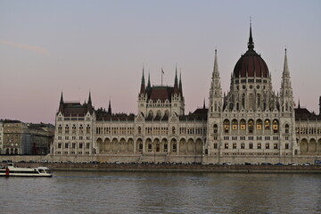 Obraz premium hungarian parliament building
