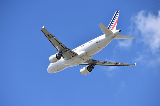 Air France Airbus A319 (F-GRHF) takes off from the runway of Warsaw Chopin Airport. WARSAW, POLAND - JULY 19, 2024