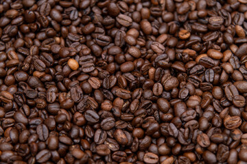 Fototapeta premium Roasted Coffee Beans Textured Background Pattern As An Organic Ingredient For Culinary And Beverage Industry Branding