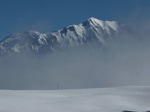 Le Mont Blanc dans les nuages 