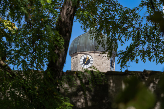 Kirche Mari&auml; Himmelfahrt in der Altstadt von Weilheim in Oberbayern