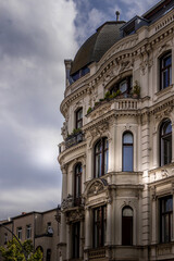 Fototapeta premium Ornate Neo-Baroque Building Facade with Classical Stone Carvings