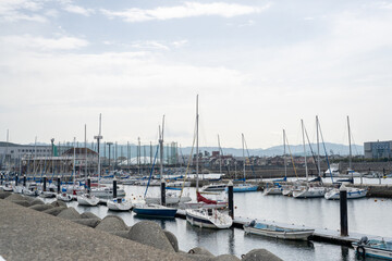 冬の薄曇りの日の田尻漁港