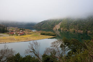 Fototapeta premium 日本の島根県のとても美しい山村の風景