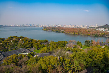 Fototapeta premium Chinese-style scenery along the West Lake
