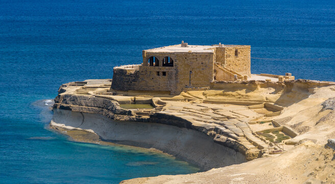Qolla l-Bajda Battery - Zebbug, Malta