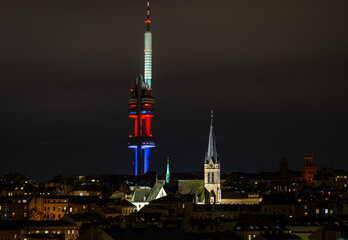 Obraz premium Prague night skyline with Zizkov Television Tower illuminated in Czech Republic