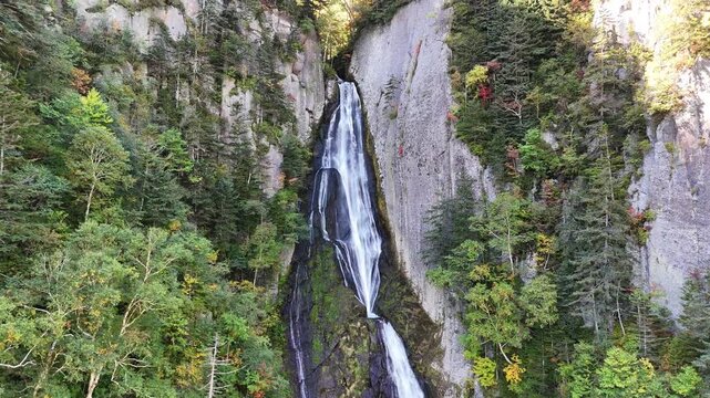 Ginga Waterfall | Detailed View | Rock Face | Early Autumn | Nature | Hokkaidov
