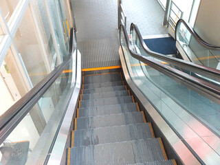 エスカレーター © 政徳 吉田