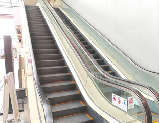 エスカレーター © 政徳 吉田