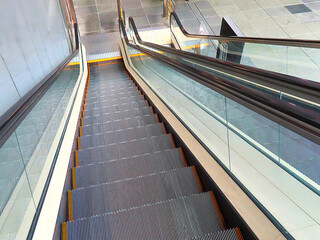 エスカレーター © 政徳 吉田