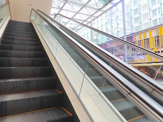 エスカレーター © 政徳 吉田