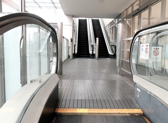 エスカレータ © 政徳 吉田