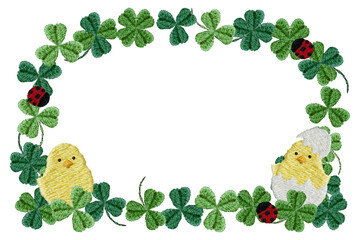 手刺繍のクローバーとひよことてんとう虫のフレーム © Stitch Palette