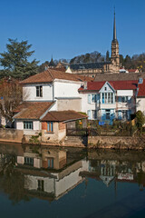 Fototapeta premium Maisons le long de la rivière