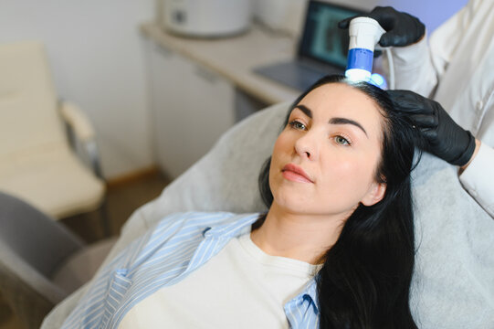 Diagnostic complex for microscopic examination of hair and skin of the scalp