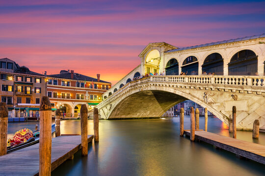 Rialto bridge at night in Venice, Italy