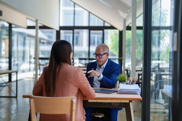 Fototapeta premium Professional business meeting discussing ideas in office