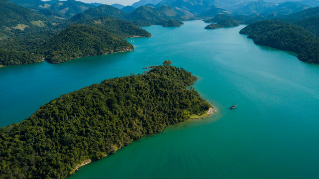 Ilha da Cotia em Paraty patrim&ocirc;nio da humanidade, exuberante, aguas l&iacute;mpidas, mata atl&acirc;ntica