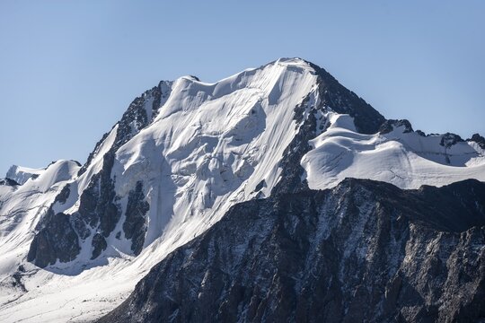 Tien Shan high mountains, 4000 metres with glacier, Ak-Su, Kyrgyzstan