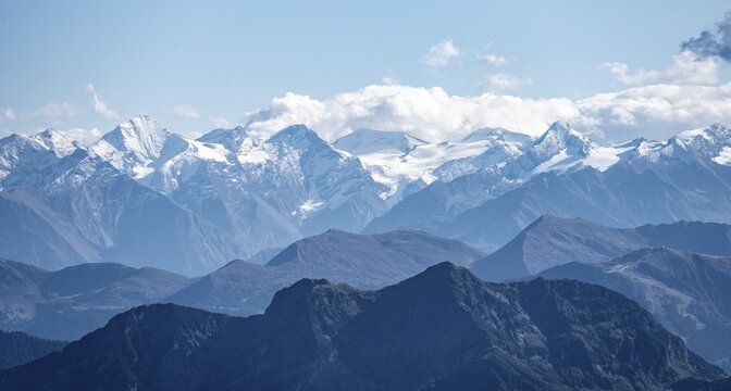 Snow-covered mountain peaks on the main ridge of the Alps, Gro&szlig;venediger, view from Mitterhorn, Nuaracher H&ouml;henweg, Loferer Steinberge, Tyrol, Austria