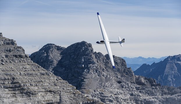 Glider in the mountains, Loferer Steinberge, Tyrol, Austria