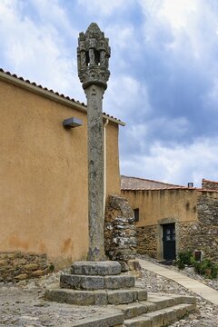 Pillory in Manueline style, Castelo Rodrigo village, Serra da Estrela, Beira Alta, Portugal
