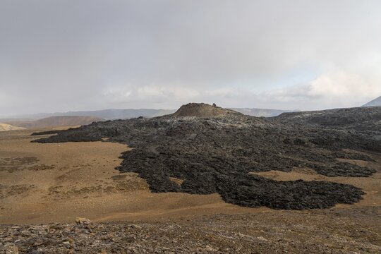 Cooled lava flows, extinct crater, Fagradalsfjall table volcano, Kr&yacute;suv&iacute;k volcanic system, Reykjanes Peninsula, Iceland