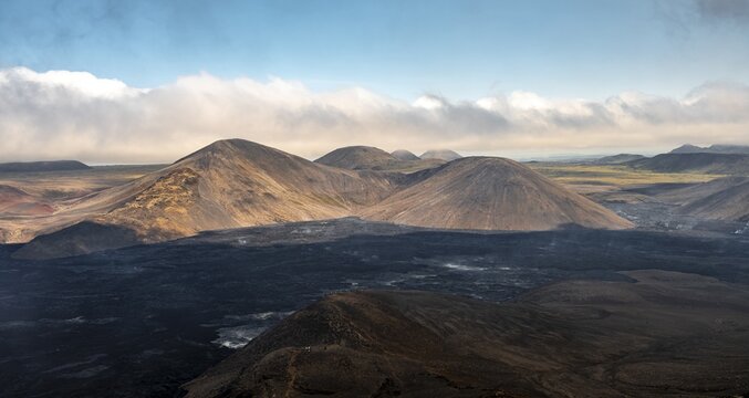 Lava field, crater, Fagradalsfjall, Kr&yacute;suv&iacute;k volcanic system, Reykjanes Peninsula, Iceland