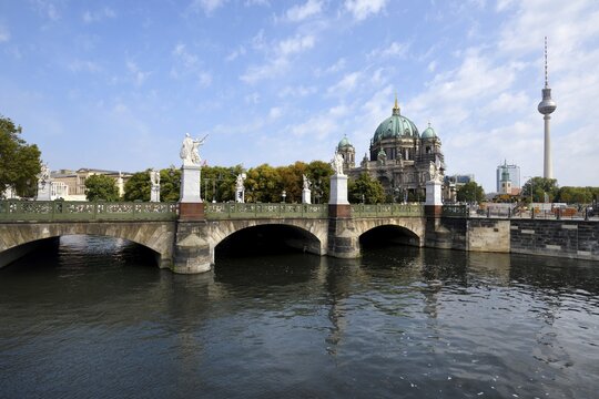 Schloss bridge, Museum Island, Unter den Linden, Berlin, Germany