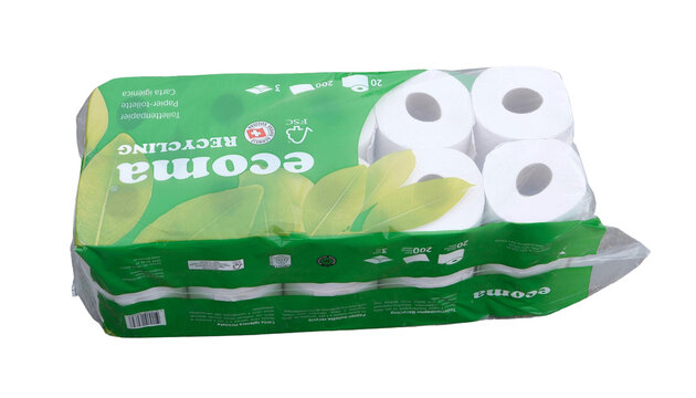 ecoma Recycling Toilettenpapier Packung, eine Schweizer Eigenmarke vom Detailh&auml;ndler Denner, Z&uuml;rich 16 M&auml;rz 2026
